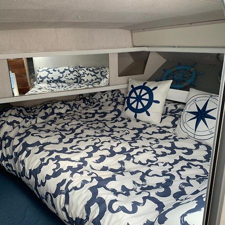 Отель Vimaro Boat Барселона Экстерьер фото